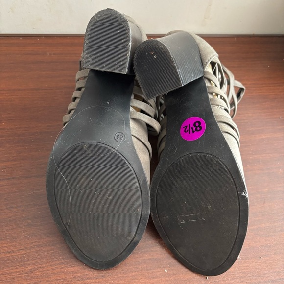 Diba Gray Ankle Boots Size 8.5 - Picture 5 of 5